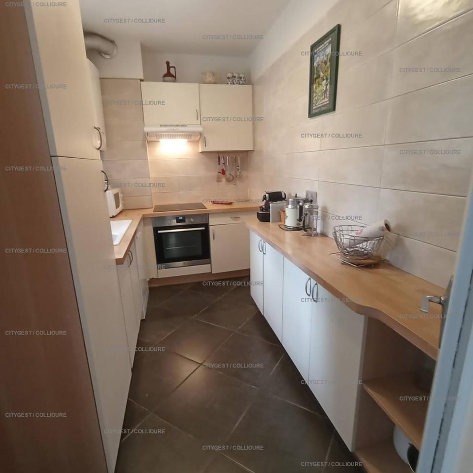 Coffee/tea facilities, Kitchen or kitchenette, dishwasher, oven, stove, toaster