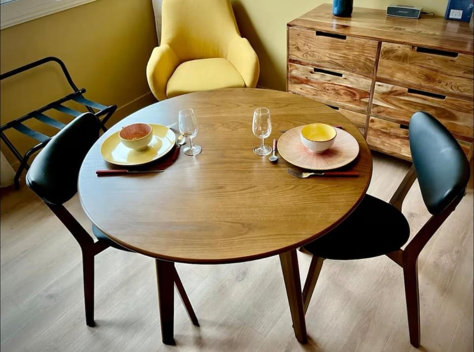 Charmant Studio proche Centre-ville Apartment in Laval