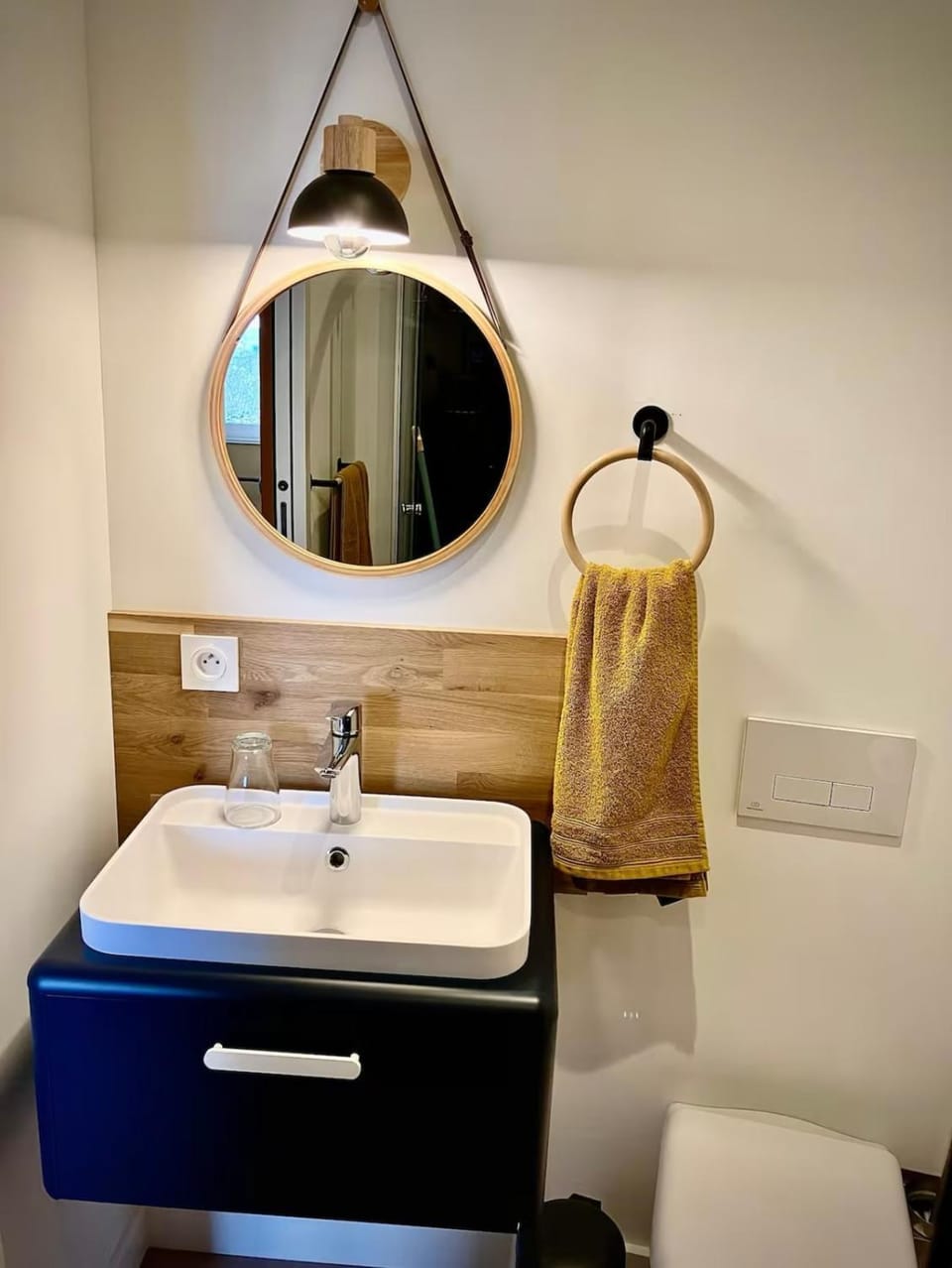 Charmant Studio proche Centre-ville Apartment in Laval