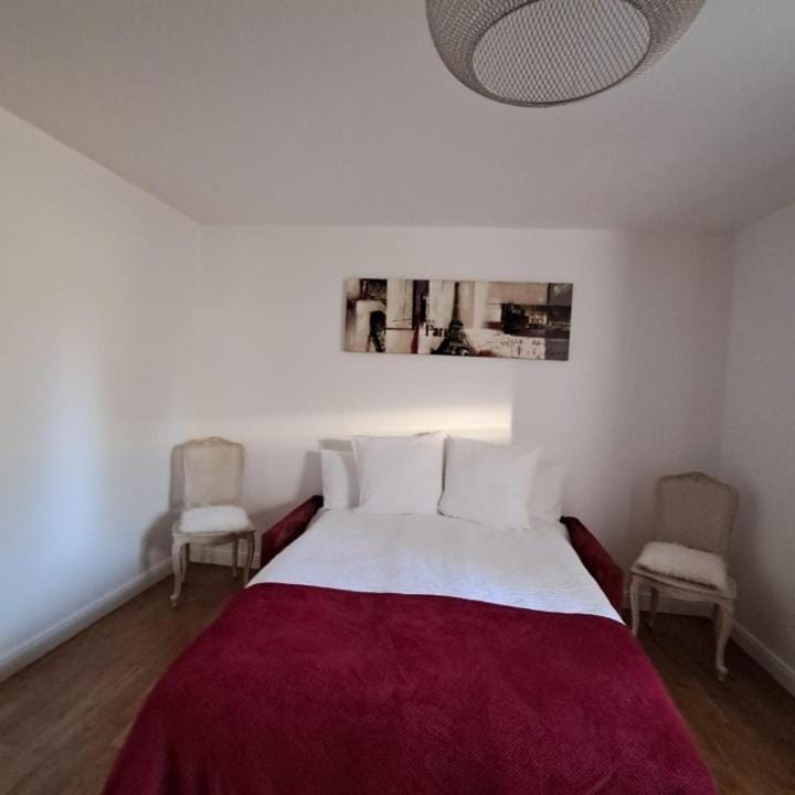 Charmant gite en bord de lac House in Nouvelle-Aquitaine