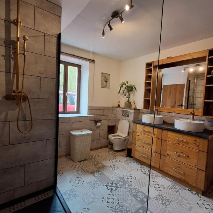 Charmant gite en bord de lac House in Nouvelle-Aquitaine