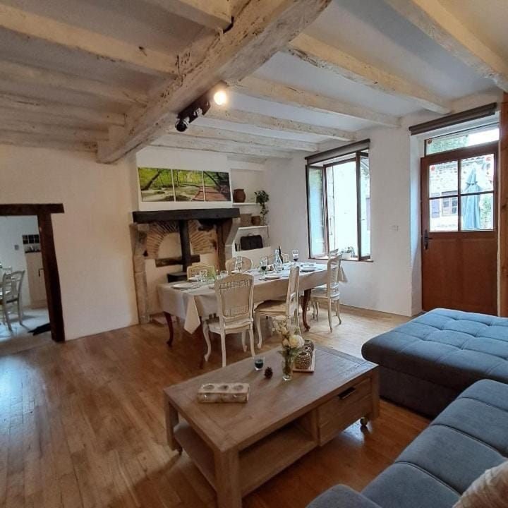Charmant gite en bord de lac House in Nouvelle-Aquitaine