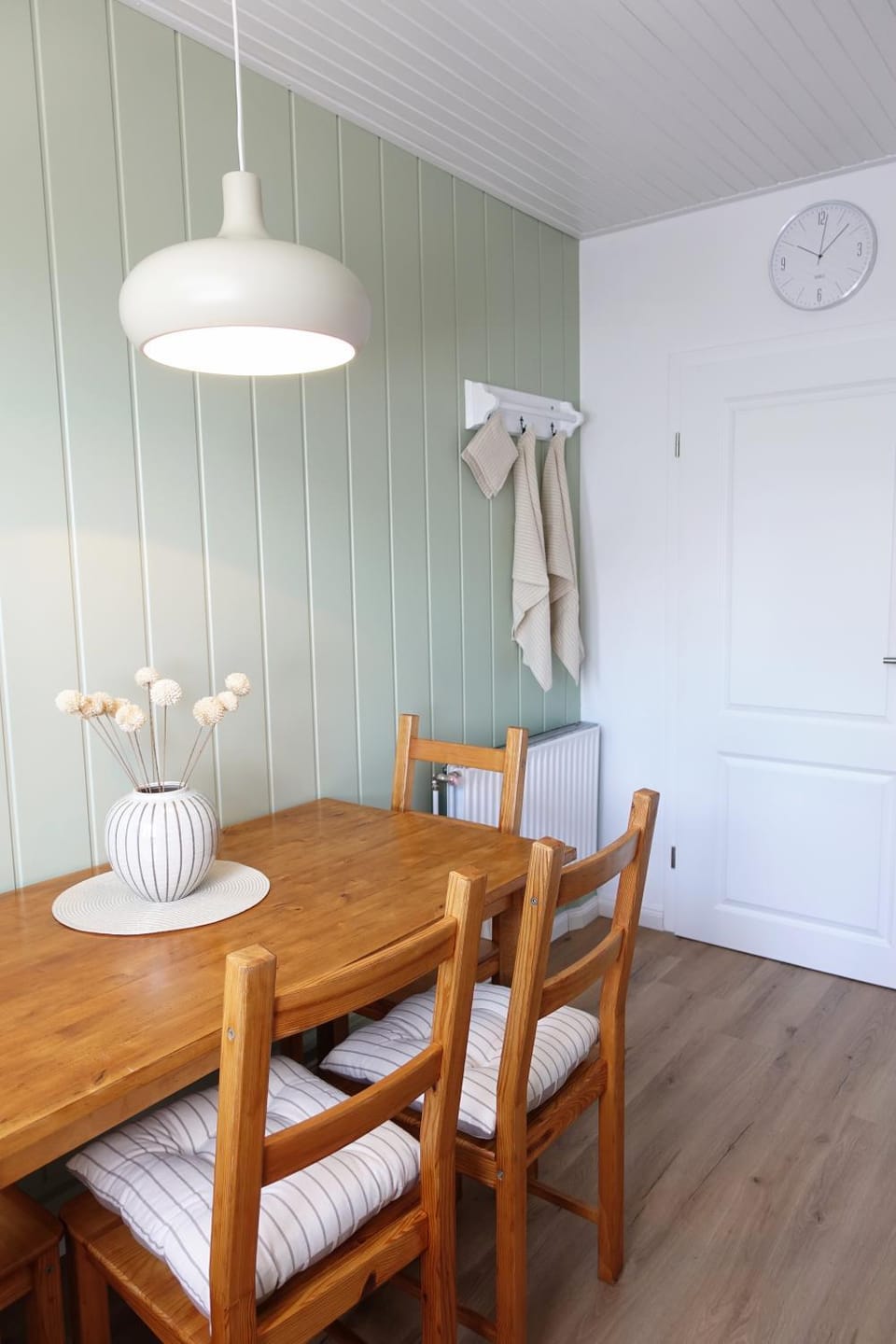 Seating area, Dining area, kitchen