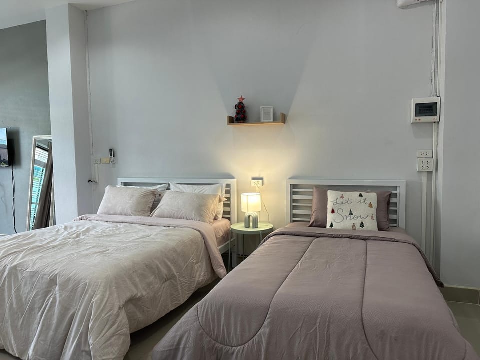 hidden loft, 5 mins to Songklanagarind Hospital โรงพยาบาลมอ หาดใหญ่ only 4 people Apartment in Thailand