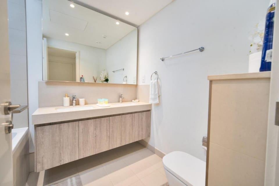 Executive 2-Bedroom Apartment in Downtown views 2 with access to Dubai mall House in Dubai
