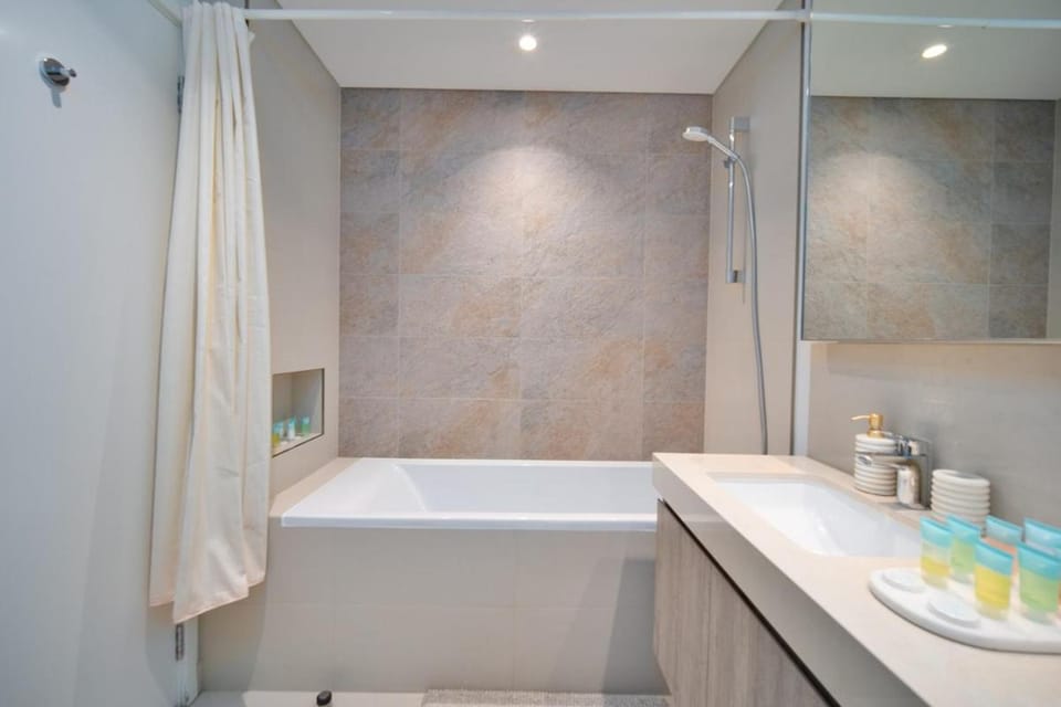 Executive 2-Bedroom Apartment in Downtown views 2 with access to Dubai mall House in Dubai