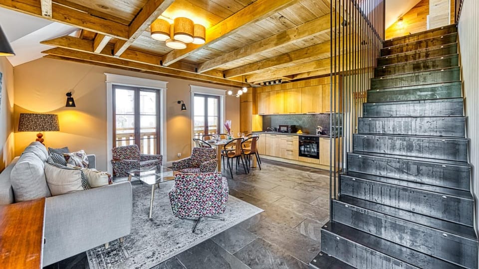 Kitchen or kitchenette, Living room, Seating area, Dining area