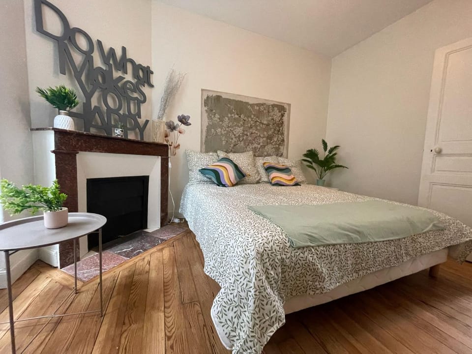 Cosy Amber - T3 - Gite Place Verdun & parking Apartment in Pau