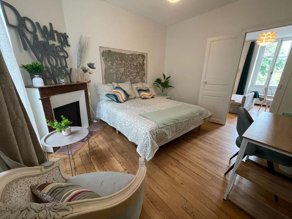 Cosy Amber - T3 - Gite Place Verdun & parking Apartment in Pau