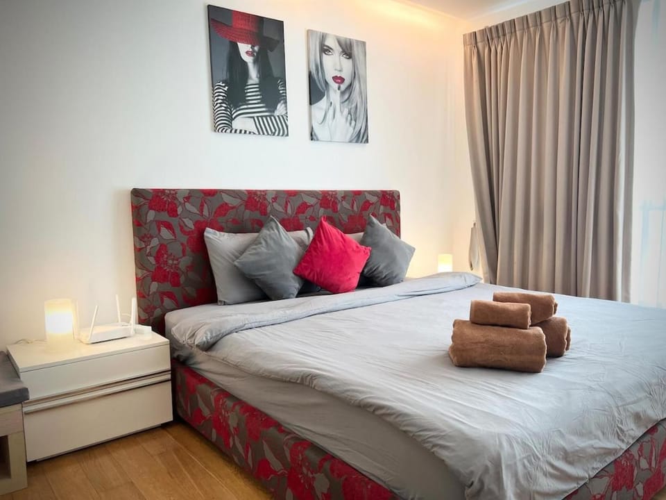 Bed, Bedroom