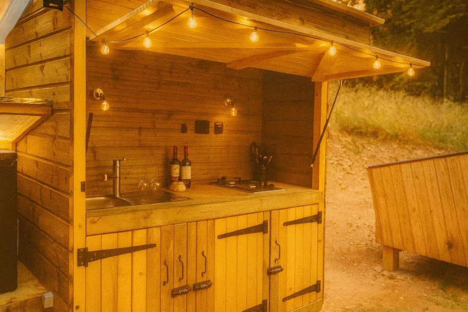 Kitchen or kitchenette