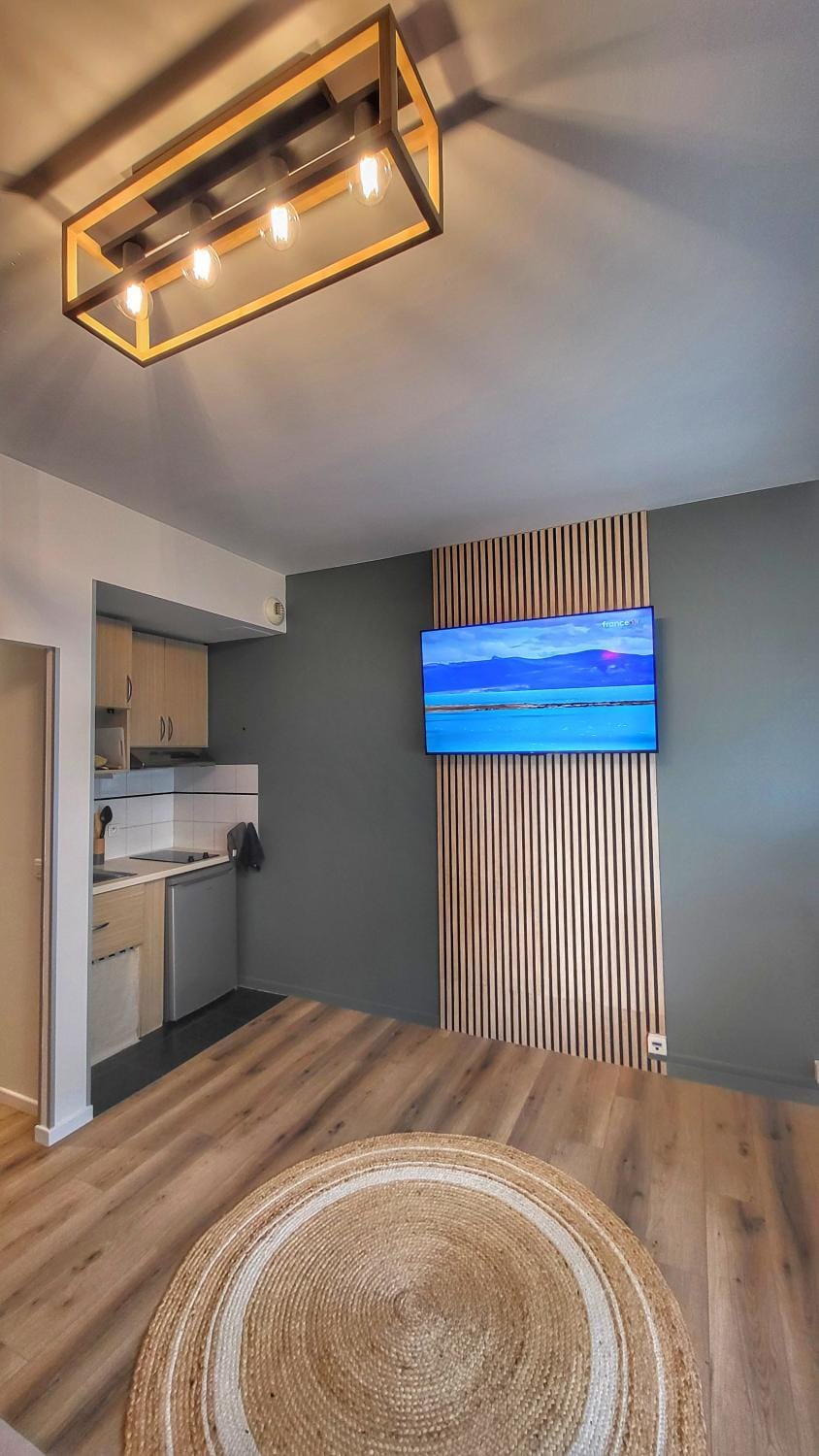 TV and multimedia, Kitchen or kitchenette