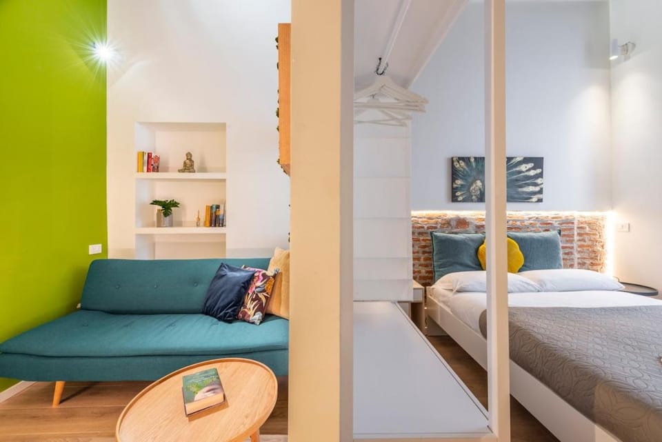 Bed, Photo of the whole room, towels, wardrobe