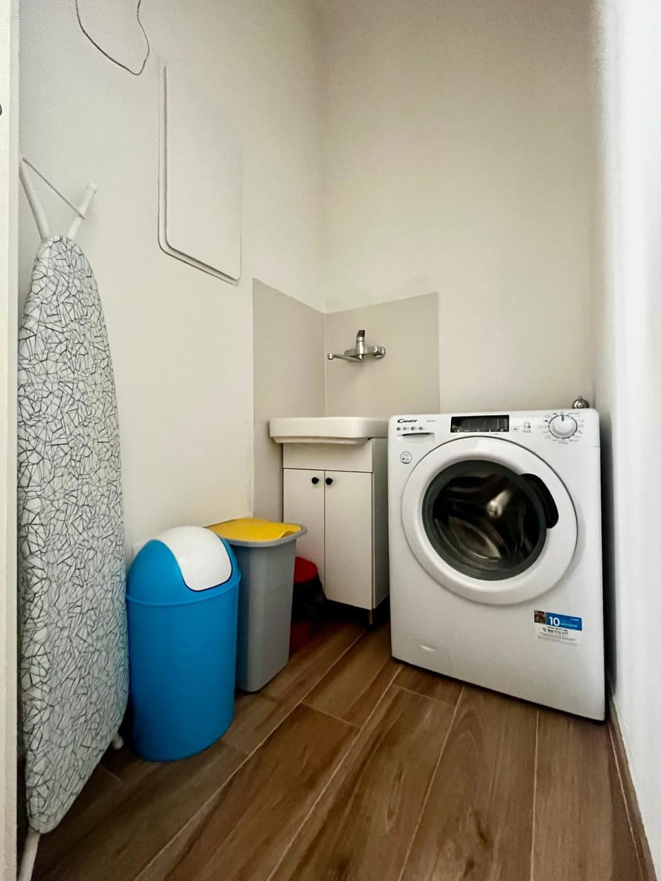 laundry, washing machine