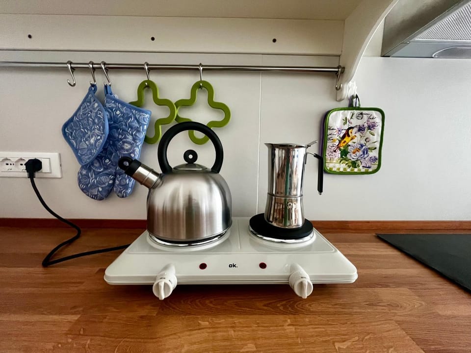 Coffee/tea facilities, Kitchen or kitchenette