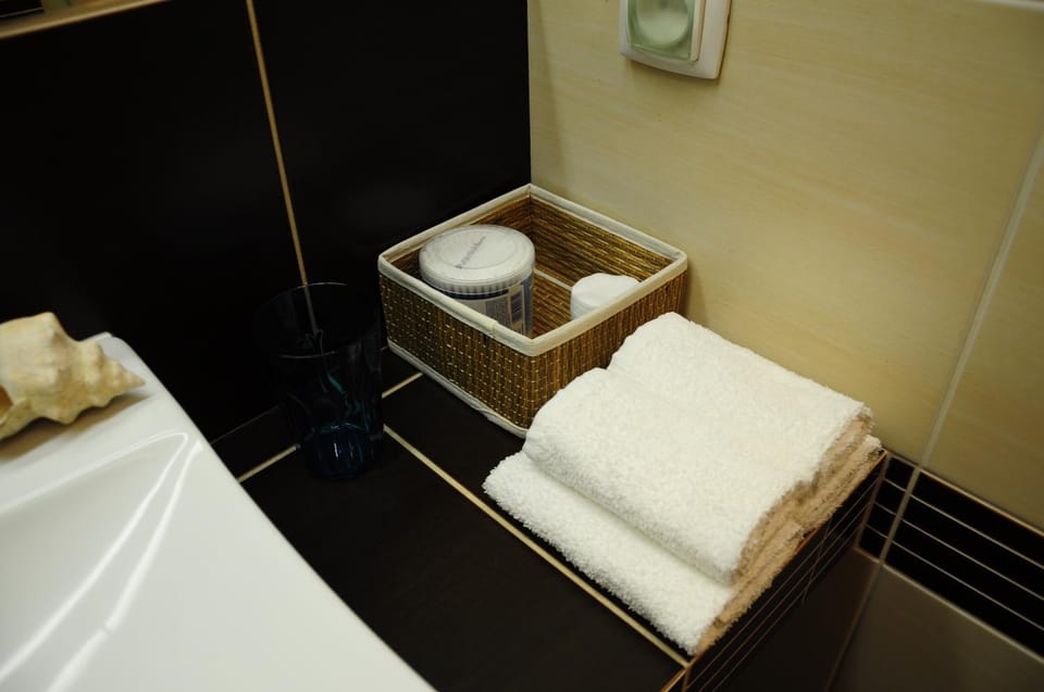 Property building, Bathroom, Decorative detail