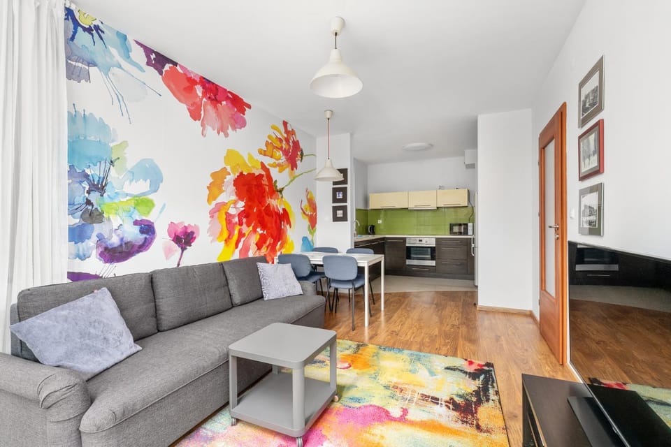 Bed, TV and multimedia, Kitchen or kitchenette, Living room, Photo of the whole room, Seating area, Bedroom