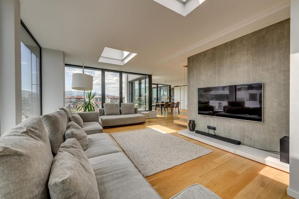 TV and multimedia, Living room, Seating area