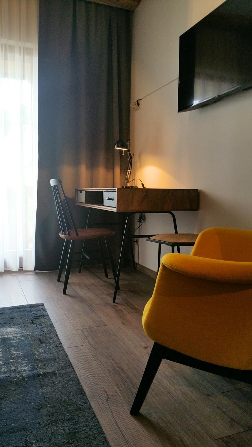 TV and multimedia, Seating area