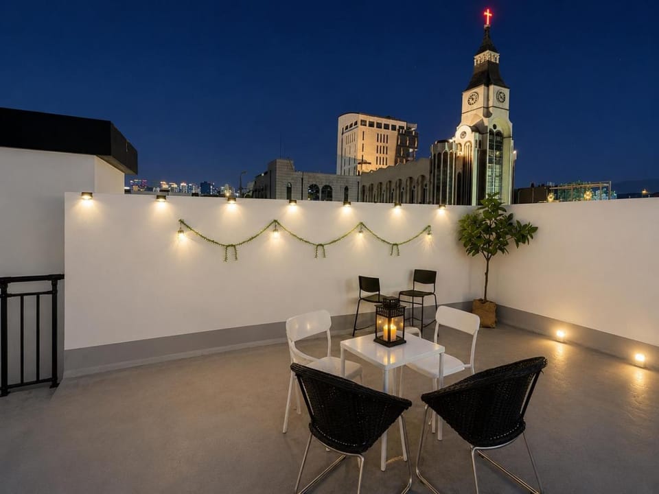 Property building, Night, View (from property/room), Balcony/Terrace