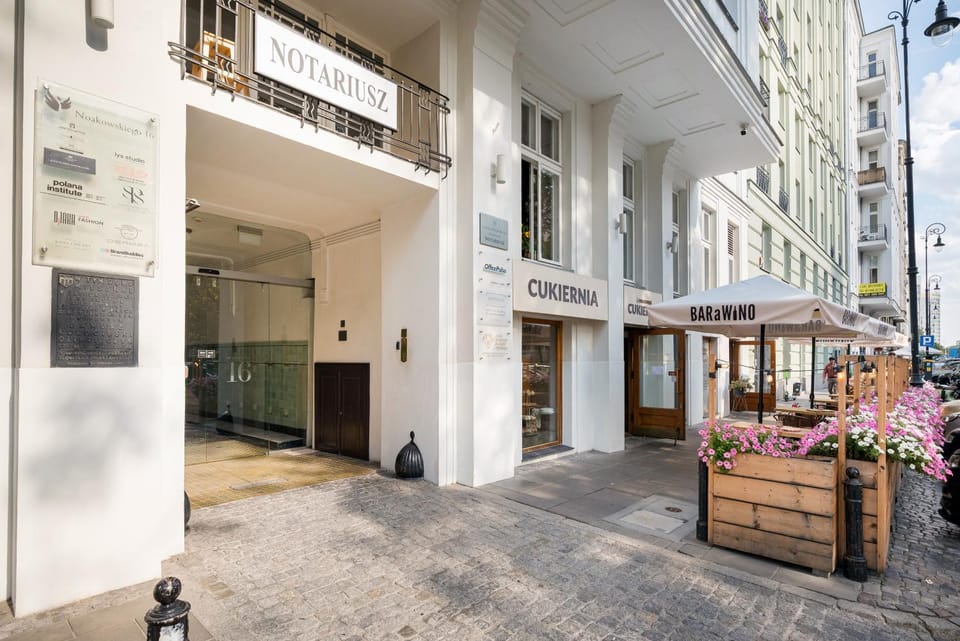 Property building, Facade/entrance