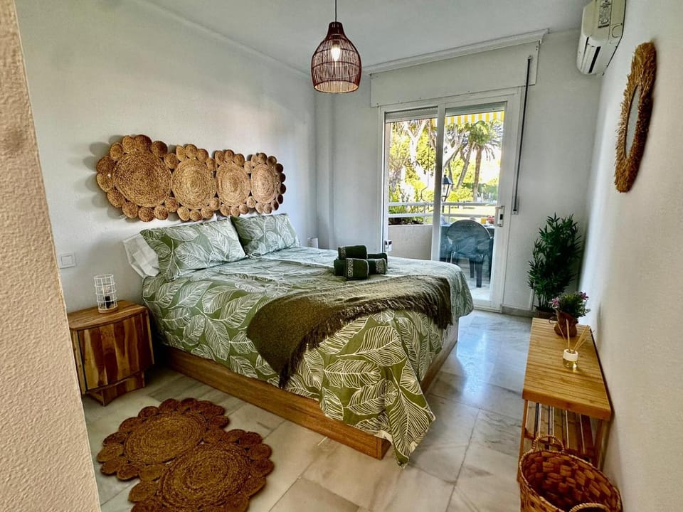 Carihuela Beach II By Holiday Homes Málaga Apartment in Torremolinos