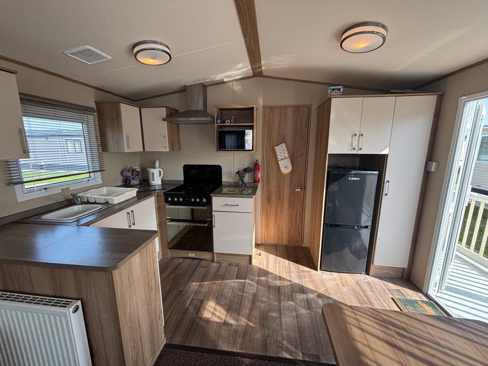 The Retreat 36 - Golden Palm Resort - Meadow Lakes Caravan Hire Apartment in Chapel Saint Leonards