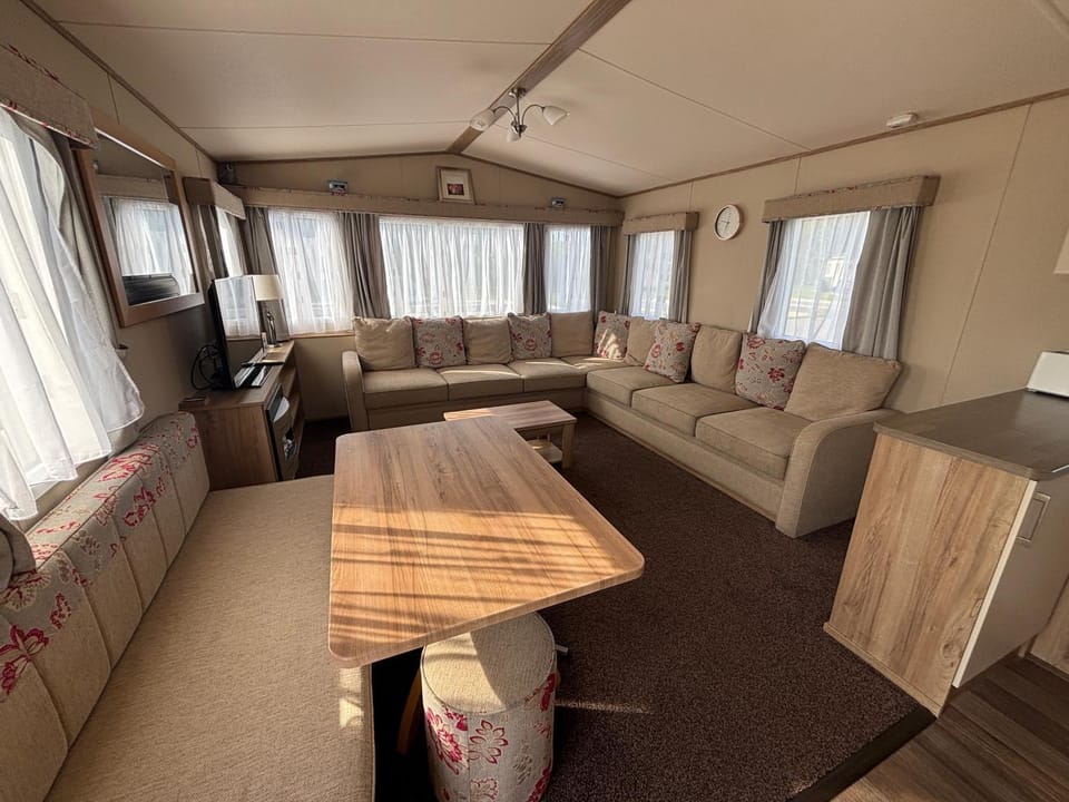 The Retreat 36 - Golden Palm Resort - Meadow Lakes Caravan Hire Apartment in Chapel Saint Leonards