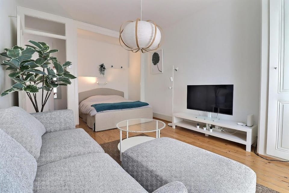 P&R, 2 room, cosy, heart of Eaux-Vives Apartment in Geneva