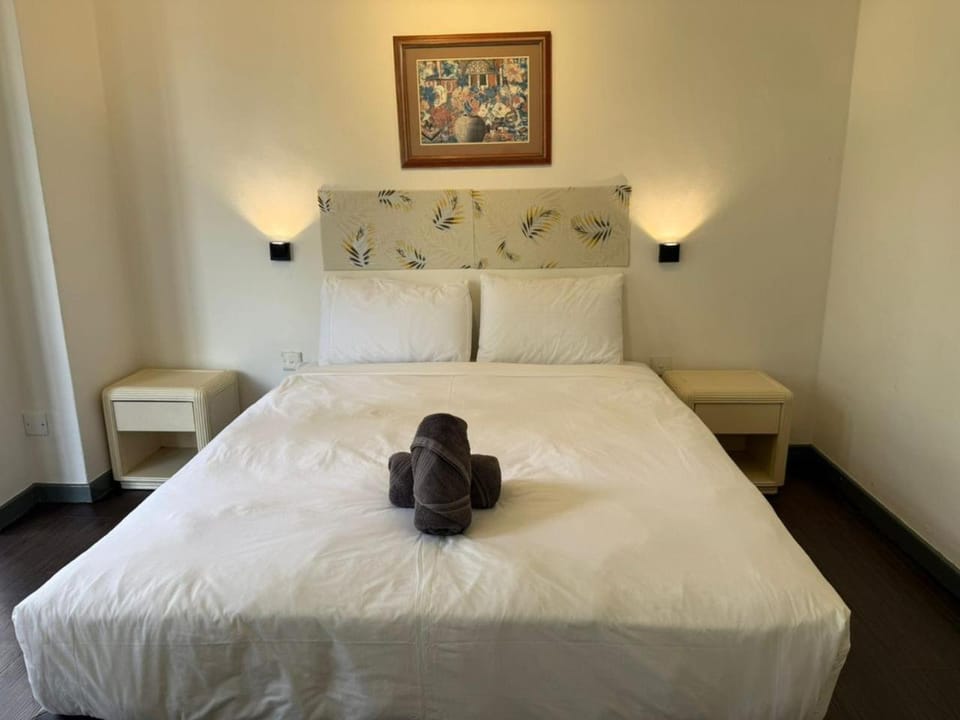 Photo of the whole room, Bedroom, towels