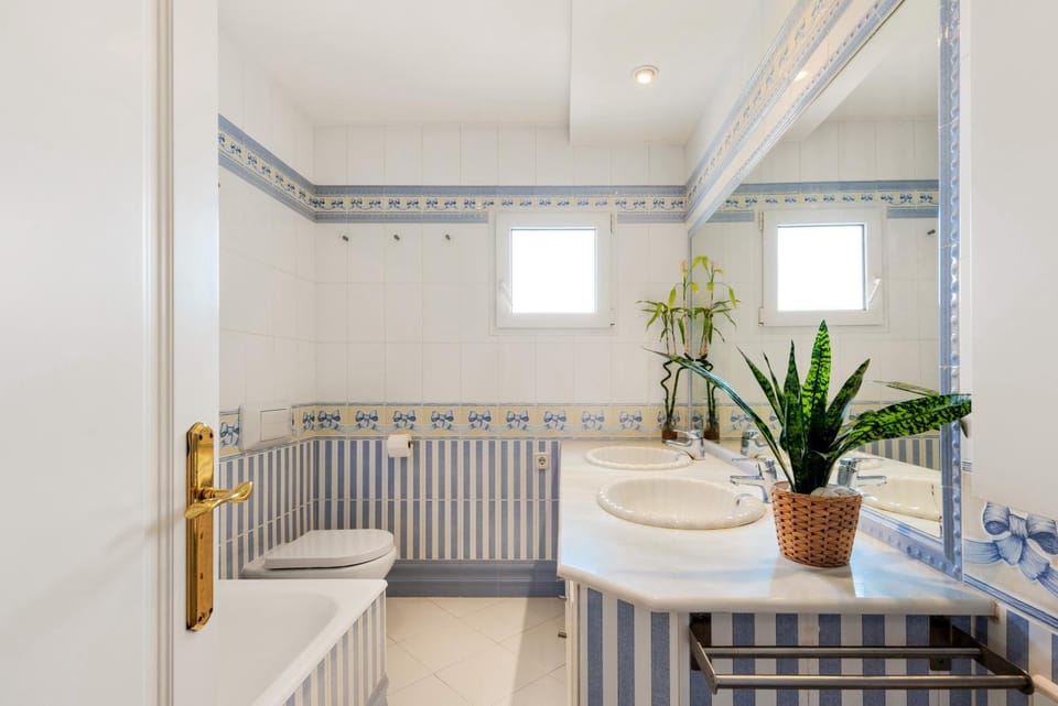 Toilet, Bathroom
