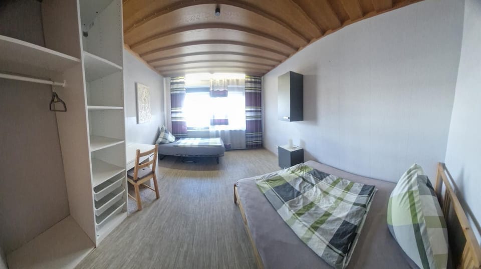 Seating area, Bedroom, wardrobe