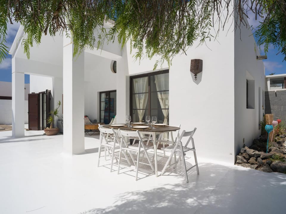 Villa Lola - VipVipVillas Villa in Costa Teguise