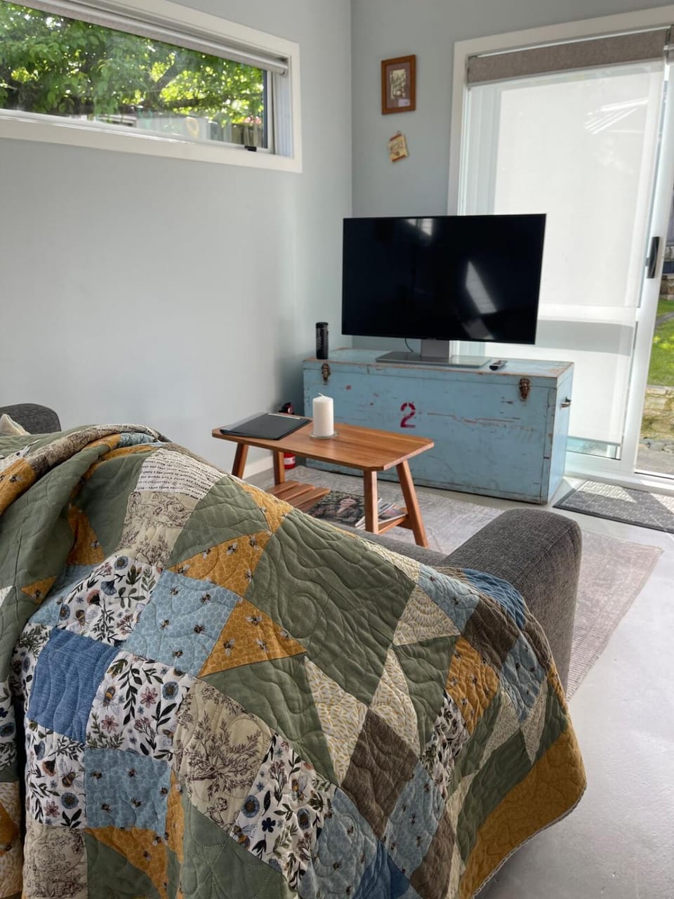 Communal lounge/ TV room, TV and multimedia, Living room, Seating area, Evening entertainment