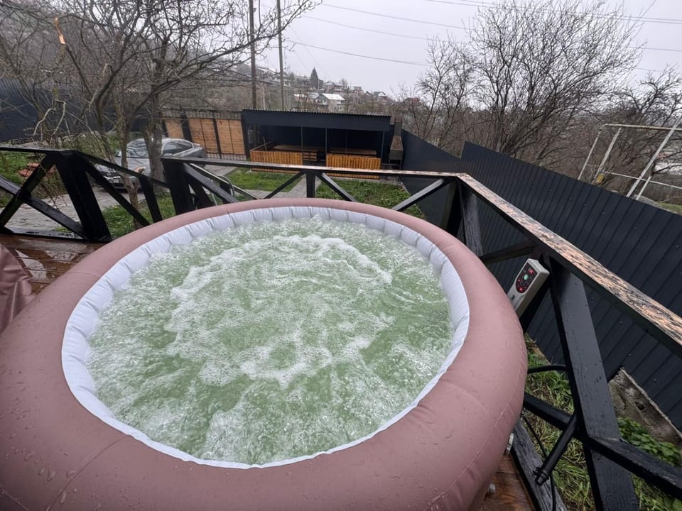Hot Tub, Hot Tub