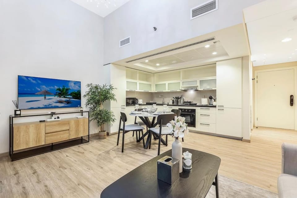 FIRST CLASS 2BR Luxe & Lively Living Apartment in Dubai