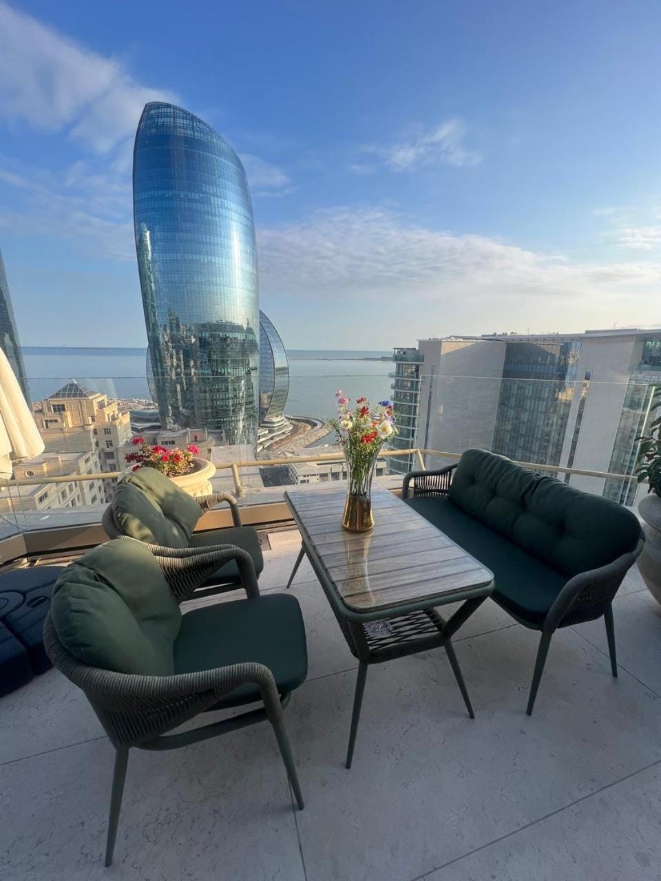 Property building, Patio, Day, Natural landscape, View (from property/room), Balcony/Terrace, Seating area, City view, Sea view