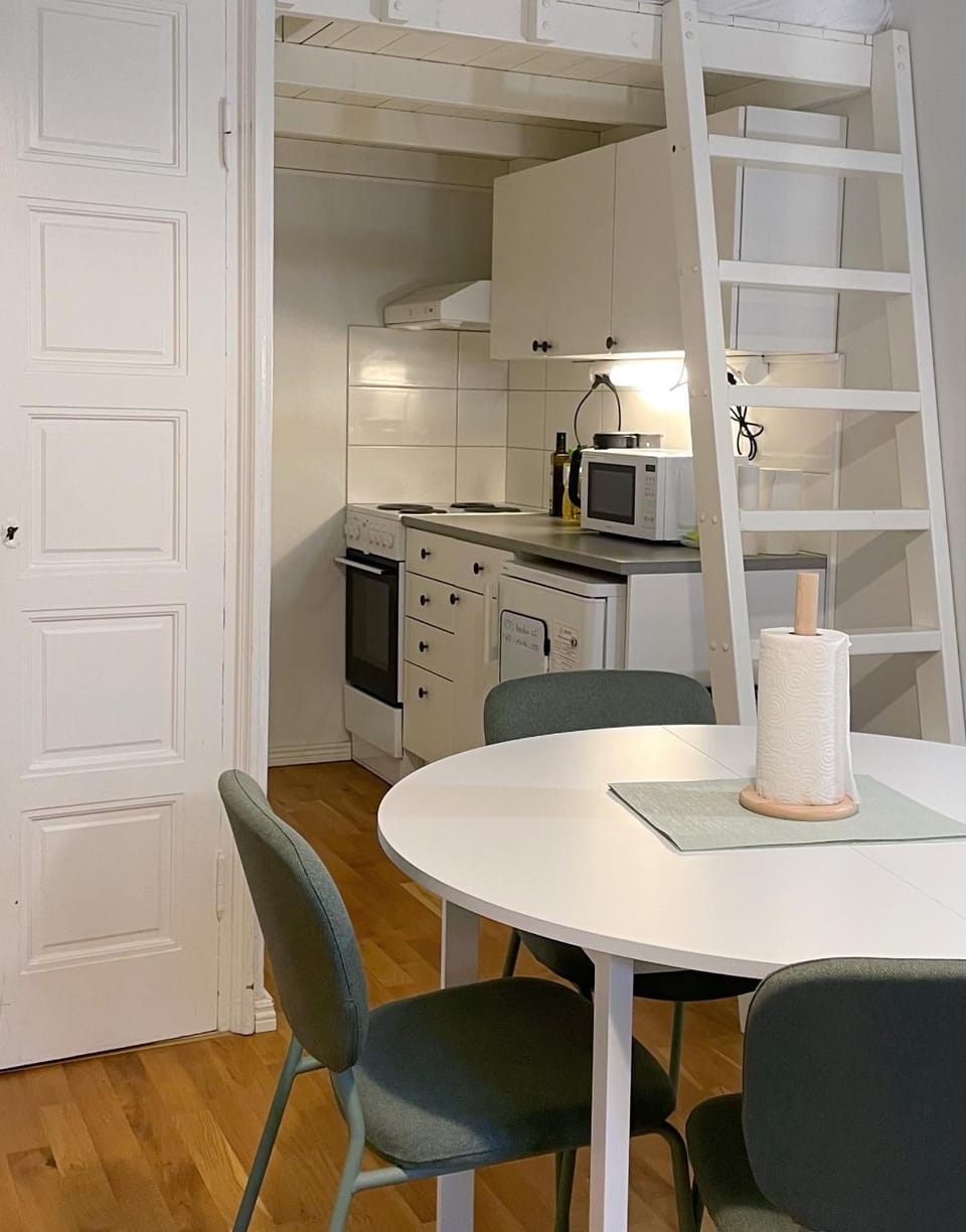 Dining area, microwave, oven, stove, kitchen