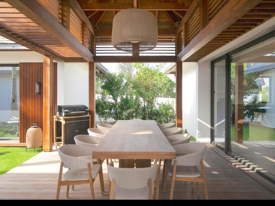 Patio, Spring, Day, Garden, View (from property/room), Balcony/Terrace, Living room, Seating area, Dining area, Garden view