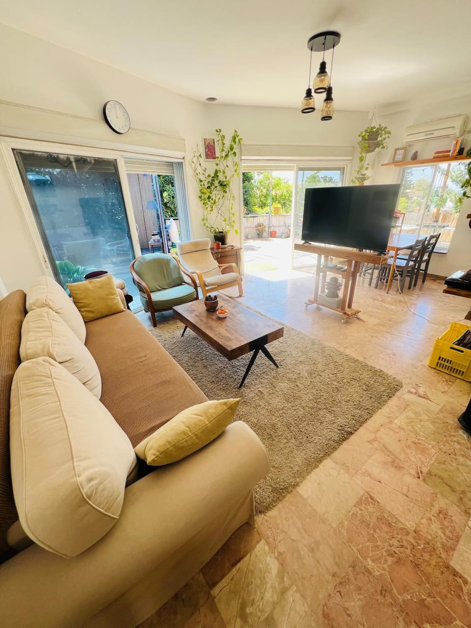 TV and multimedia, Seating area