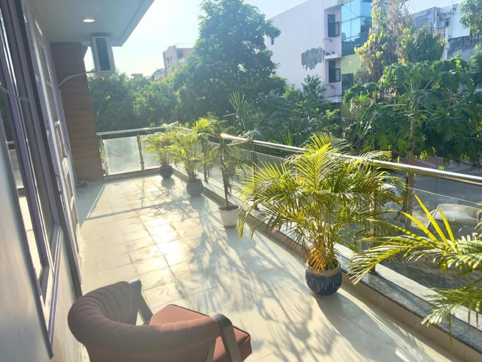 Patio, Spring, Day, Garden, View (from property/room), Balcony/Terrace, Garden view