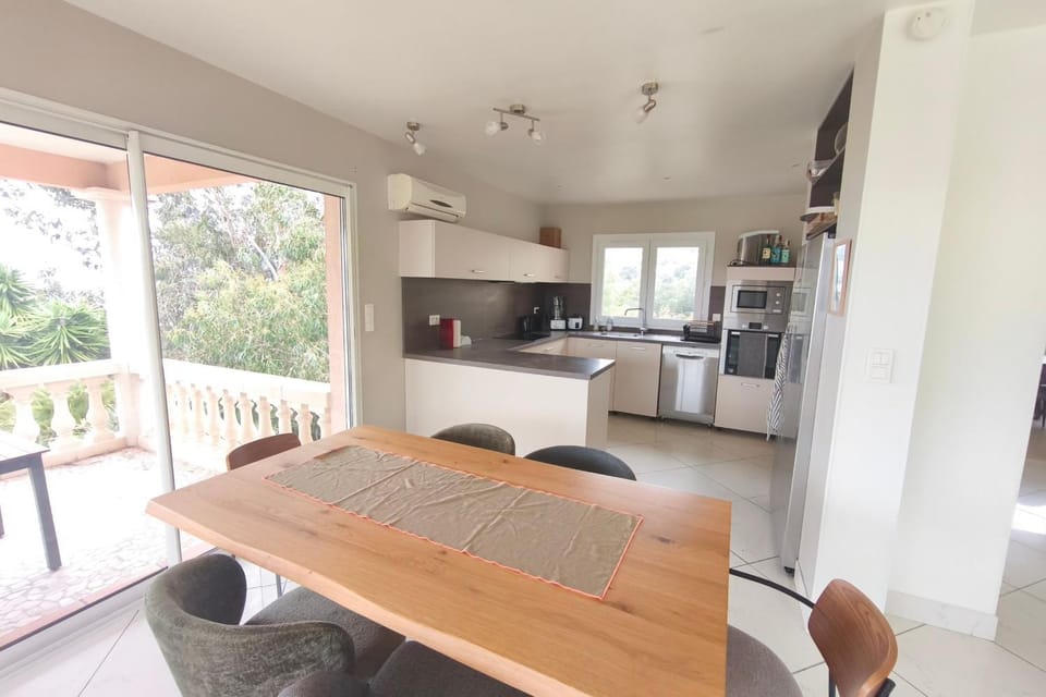 Spacious villa near the airport of Ajaccio House in Ajaccio