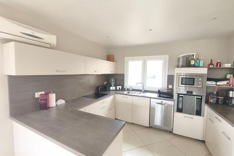 Spacious villa near the airport of Ajaccio House in Ajaccio