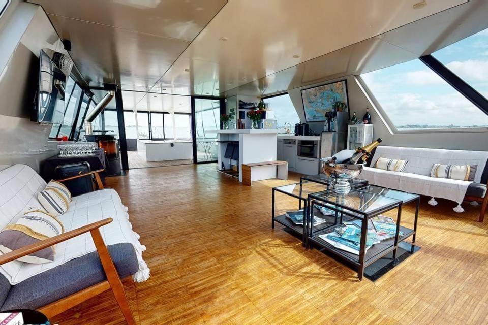 Communal lounge/ TV room, Living room, Seating area, Dining area