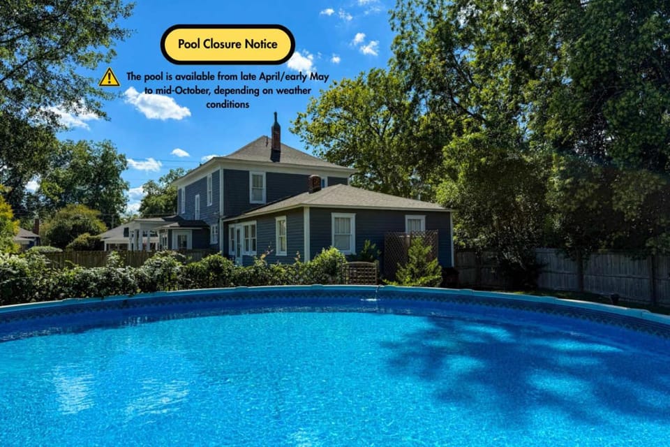 Roberson House Private Pool Walk to DT Sleeps 12 House in North Carolina