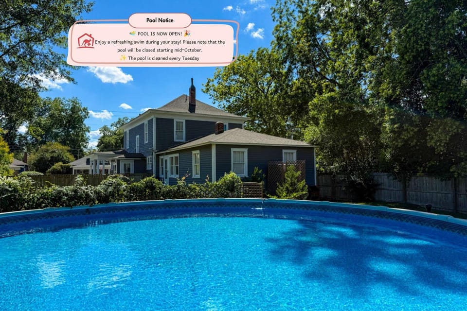 Roberson House Private Pool Walk to DT Sleeps 12 House in North Carolina