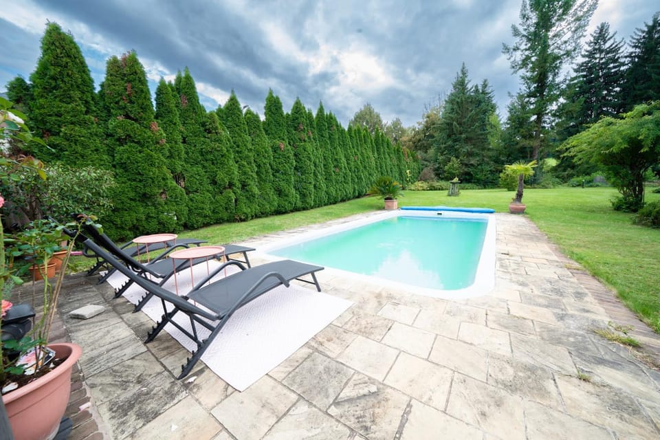 Garden view, Swimming pool, sunbed