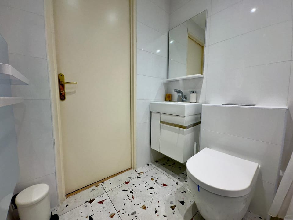 Toilet, Bathroom