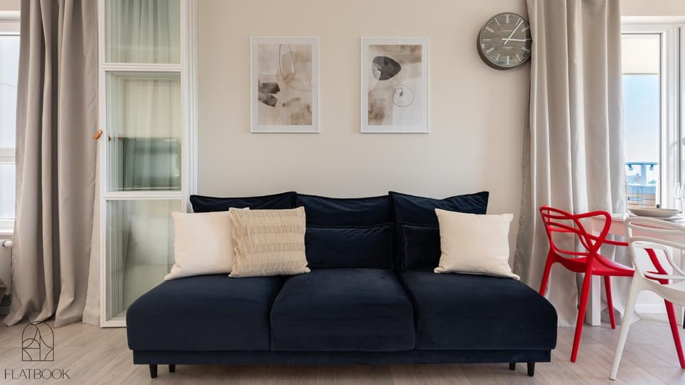 Bed, Living room, Photo of the whole room, Seating area