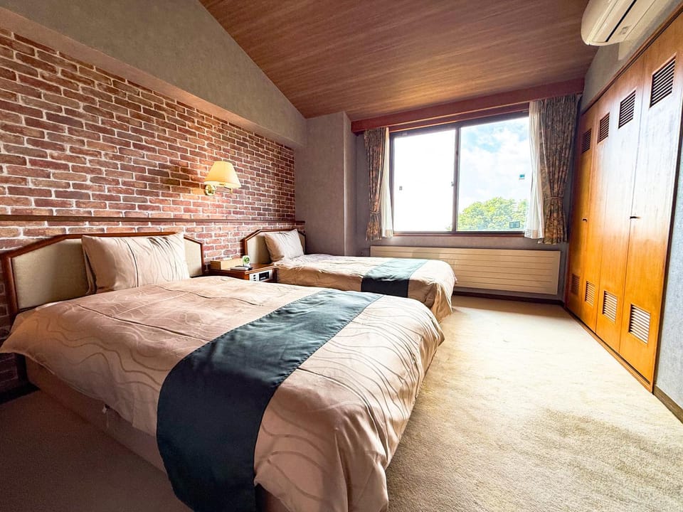 Bed, Photo of the whole room, Bedroom, Mountain view